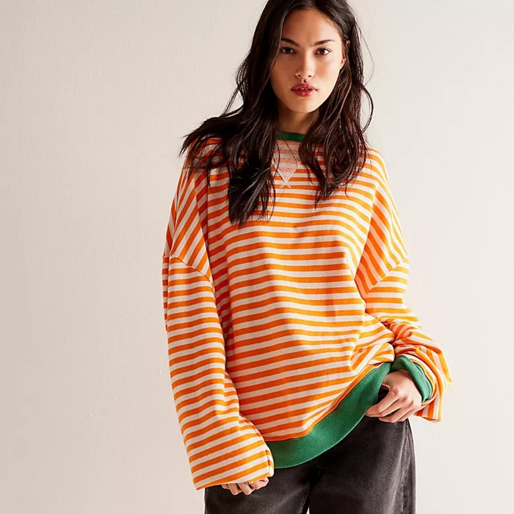 BRAND NEW FREE PEOPLE CLASSIC STRIPE OVERSIZED CREWNECK, ORANGECOMBO, SIZE SMALL